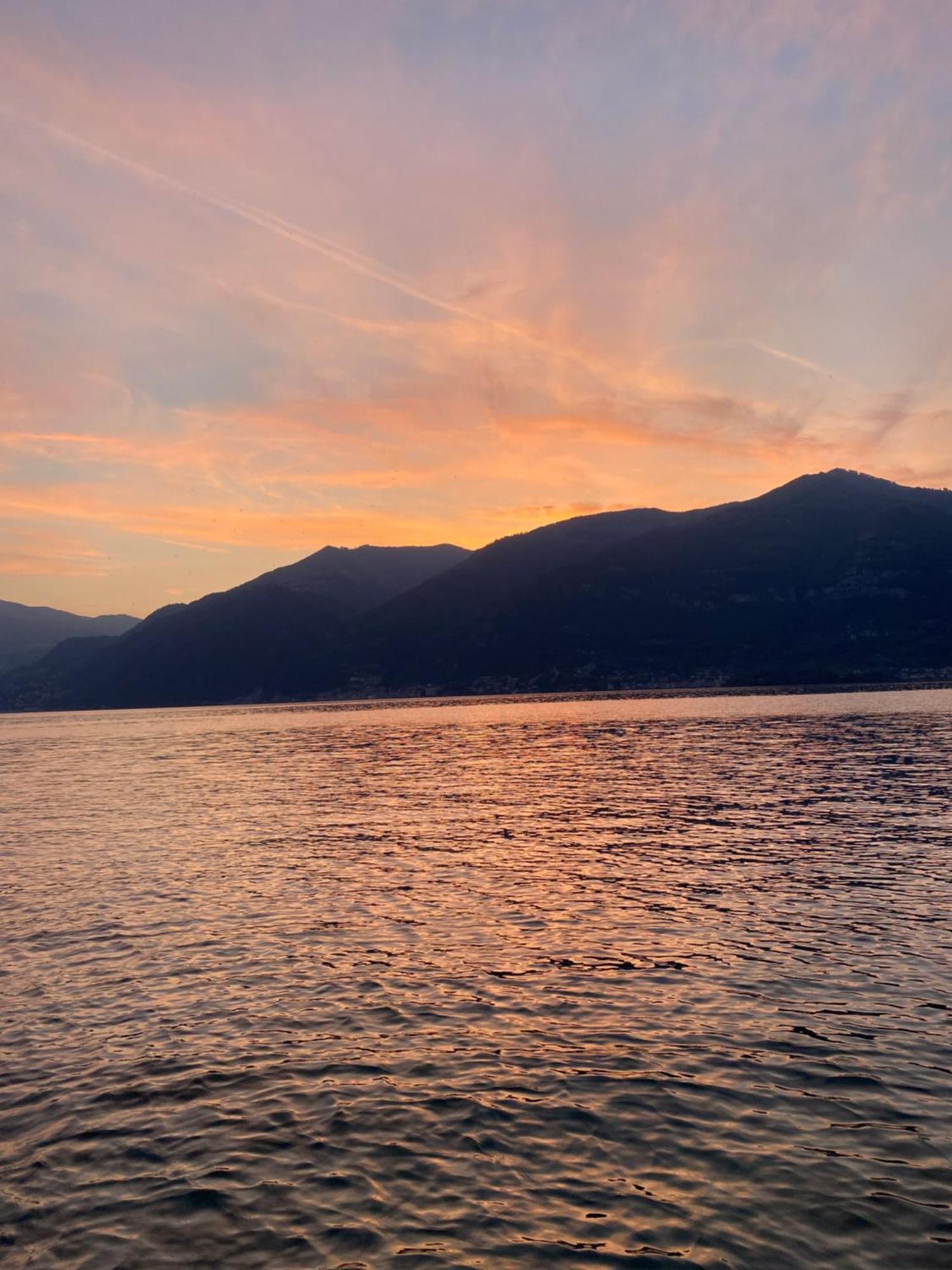 Peonia Apartment - Appartamento Vista Lago Lezzeno Zewnętrze zdjęcie