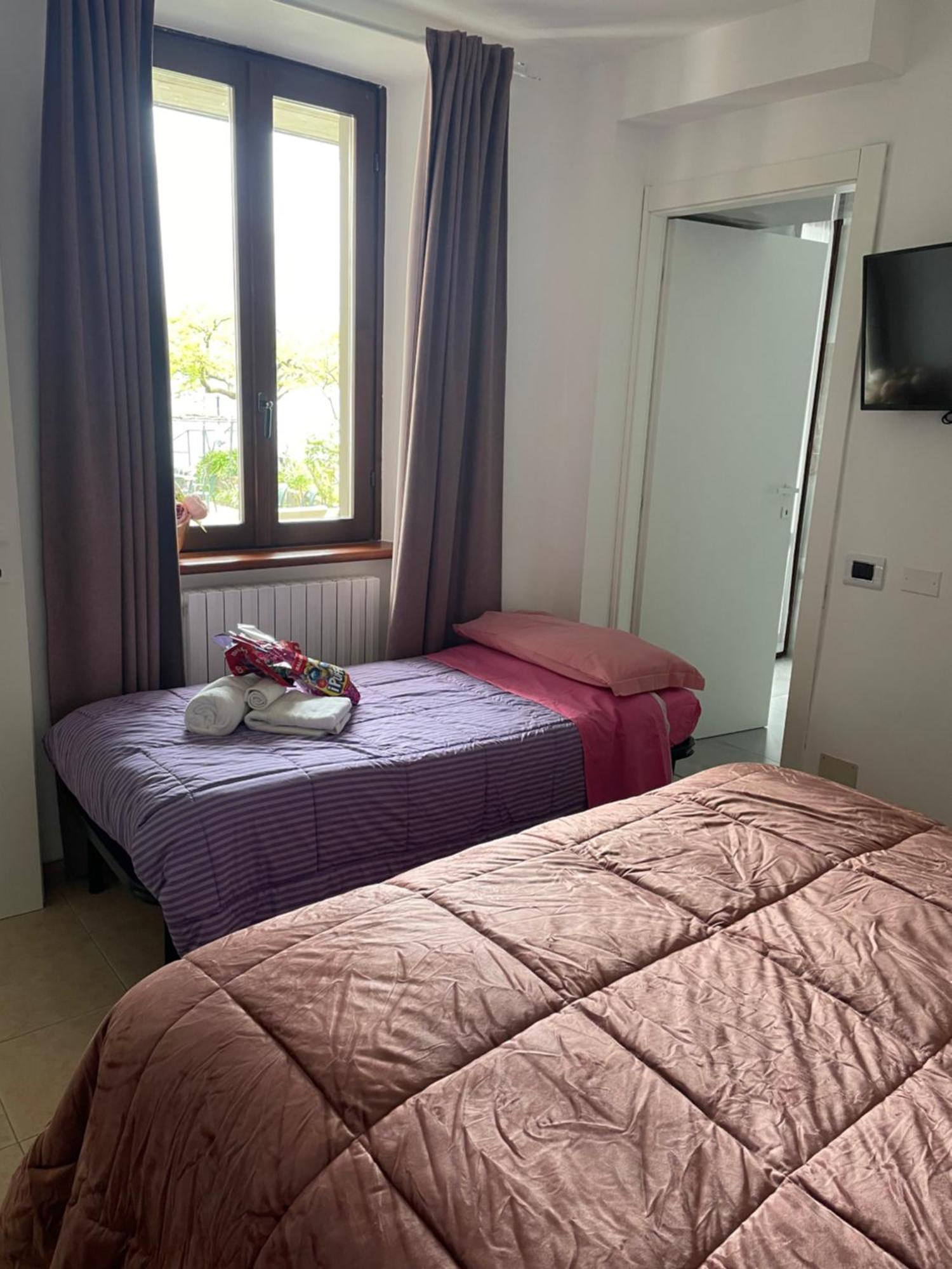 Peonia Apartment - Appartamento Vista Lago Lezzeno Pokój zdjęcie