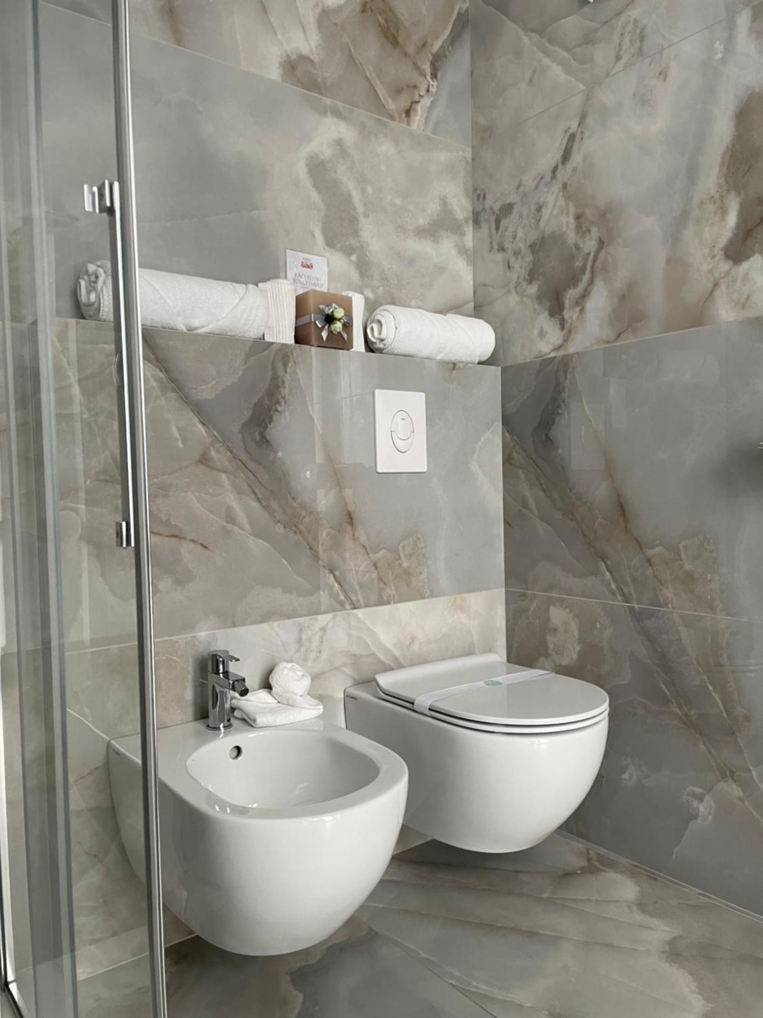 Peonia Apartment - Appartamento Vista Lago Lezzeno Zewnętrze zdjęcie